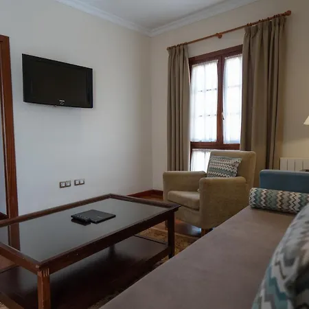 Hotel Laguna Nivaria & 4*