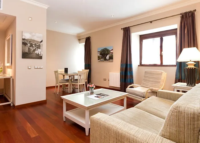 Laguna Nivaria & Hotel San Cristóbal de La Laguna